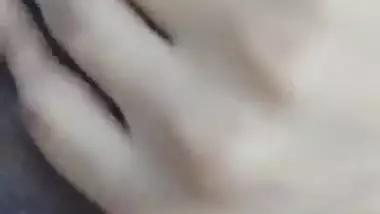 Desi bahbi fingering pussy part-2