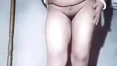 Juicy Bhabhi showing her creamy boobs