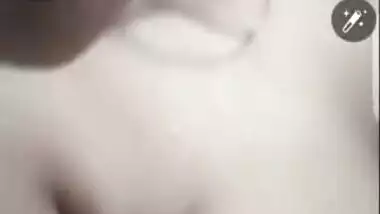 Today Exclusive- Cute Paki Girl Showing Her Nude Body