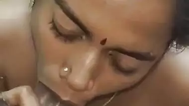 Village lady sucks a monster black dick in Tamil sex MMS