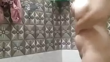 Desi aunty bath video