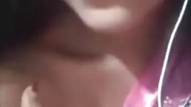 Bangladeshi Girl Showing Boob on VC