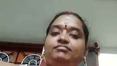 Tamil chubby wife boobs showing for secret lover viral MMS