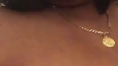 Big boobs Indian aunty Boob play MMS