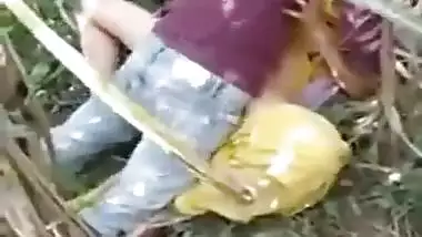 Gaon ki randi outdoor fucking – Threesome desi sex