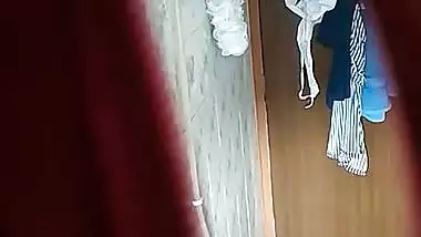 Desi Girl Bathing Video