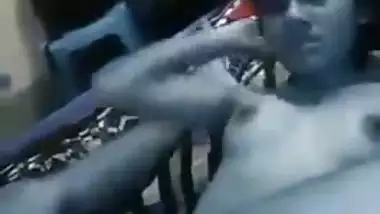 Skinny Desi girl lets boyfriend make MMS video during XXX coupling