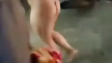 Indian nude MMS of a Kolkata slut walking naked on streets