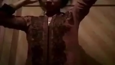 Cute Desi Girl Shows her Boobs