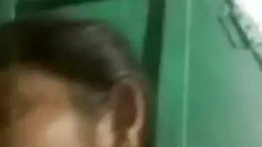 Malayali aunty showing boobs making a guy masturbate on the video call