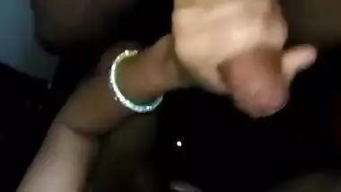 Desi wife sucking cock and recording video