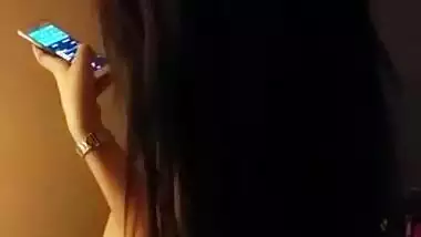 Beautiul girl nude in hotel room