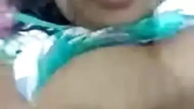 Village girl showing her boobs and fondling for BF