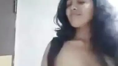 Cute Indian nude girl solo video