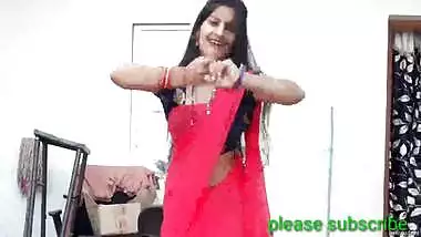 Shivani thakur hot milky navel show