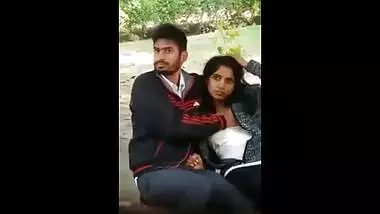 Bengaluru couple outdoor blowjob mms scandal