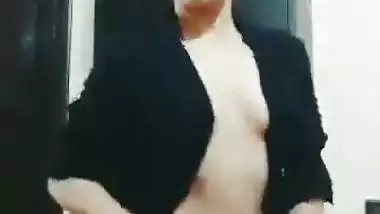 Mishti Basu, a Bengali-origin adult actress nude MMS