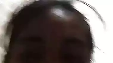 Striptease video call of a cheater bhabhi to lover