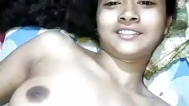 Nude Bengali married girl teasing MMS