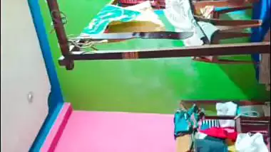 Hindi mom changing dress viral video exposed online