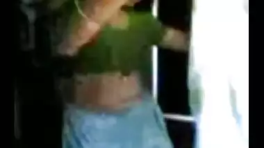 Indian porn Tamil sex video of large boobs wife Aarthi