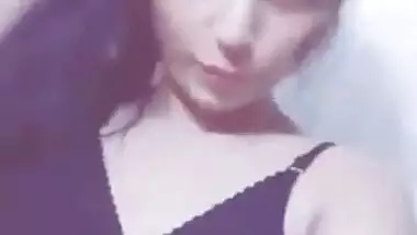 Desi cute gf fingering