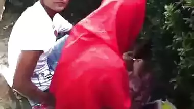 Couple Romance In Park - Movies. video3porn3