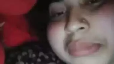 Desi Sexy Bhabi Showing Pussy on Video Call