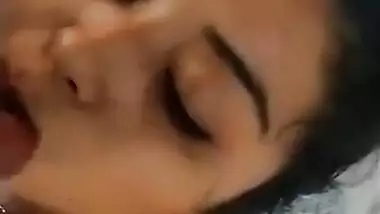 Bhabhi in hotel,taking cumshot on face