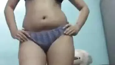 Desi nude girl strips and dances erotically on camera