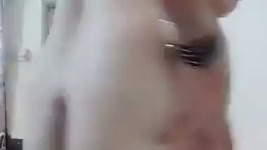 Desi lady role play and naked fingering video