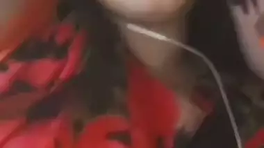 Gorgeous girlfriend white boobs showing to boyfriend