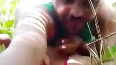 Trapping desi village girl and fucking her outdoor MMS