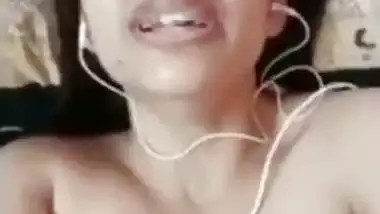 Desi porn of a naked Chennai girl masturbating on a video call