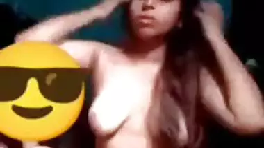 Desi man enjoys watching his girlfriend fingering her pussy on cam