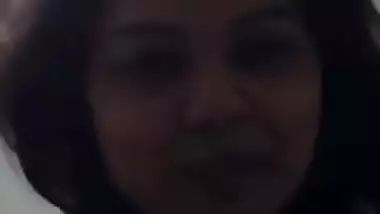 Desi cute girlfriend pussy exposed by lover