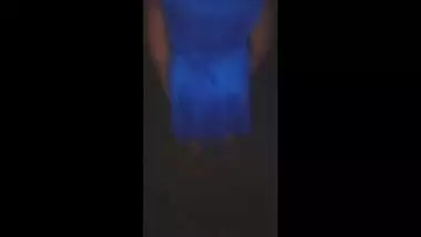 Desi aunty showing her pussy