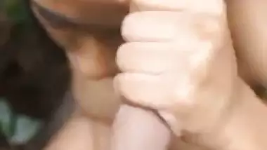 Guy cums on his GF’s face during hot outdoor sex