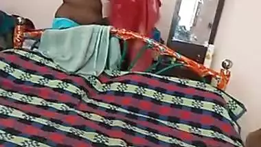 Desi XXX MILF talks on the phone with her sex body parts naked