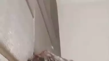 Desi xxx chudai of a Bihari girl in an Oyo room