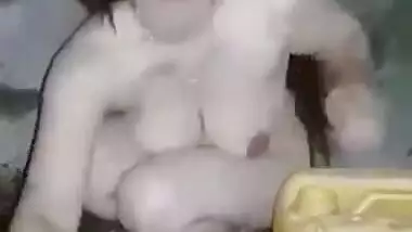 Paki Pathani Girl Bathing