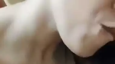 Delhi girlfriend in bra sucks her boyfriend dick