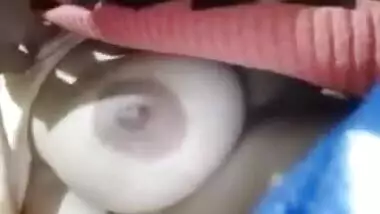 Desi Bhabhi boobs show to lover on VC