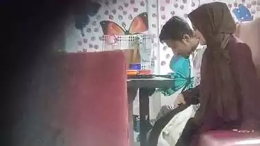 Hijab lady in restaurant having viral sex caught by voyeur