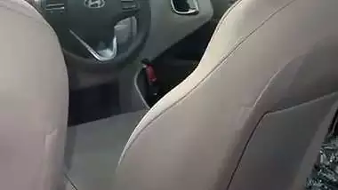 Horny lady’s outdoor blowjob makes her guy cum in the car