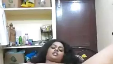 Today Exclusive- Horny Desi Girl Showing Her Boobs And Pussy