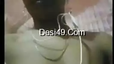 Married Desi woman surprises XXX buddy revealing natural titties