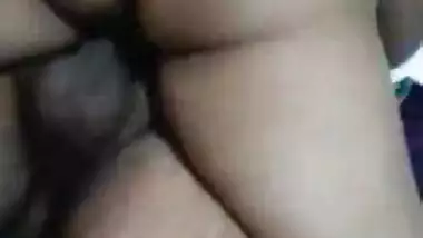 Threesome desi sex video of housewife with hubbyâ€™s friend