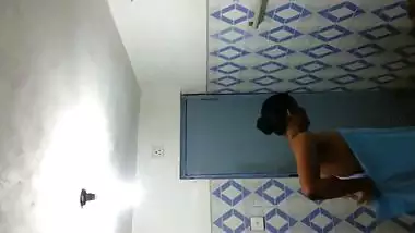 Srilankan bathing hiddencam video