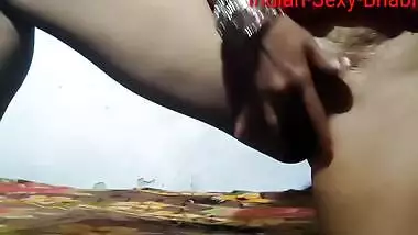 Indian Village Desi Sexy Bhabhi Ki Fingering Sex